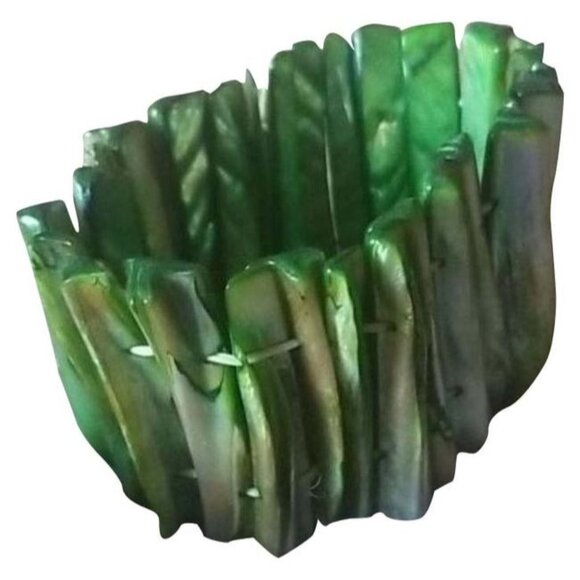 Green Irridescent Stretch Stone Bracelet Mother of Pearl Style Boho Style - Picture 1 of 4